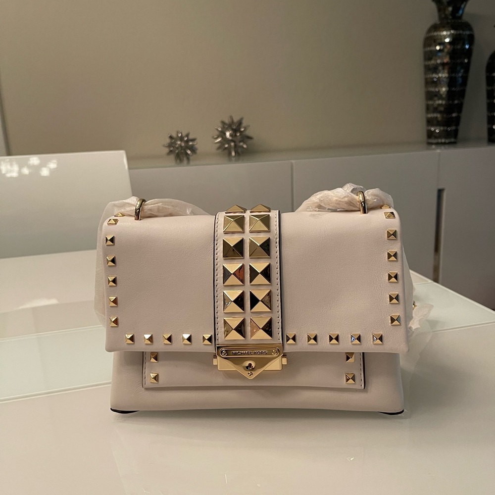 Brand NEW Micheal Kors chain shoulder bag in optic white